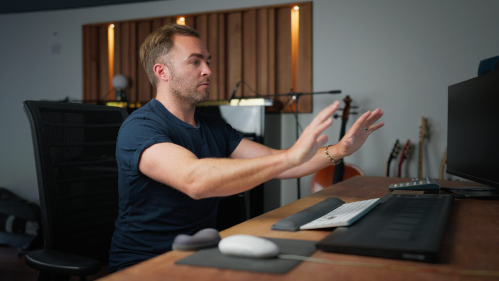 1M01 Opening the Box